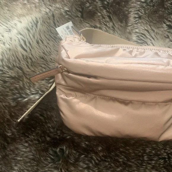 Michael Kors Rae Metallic Rose Gold Belt/Bum Bag-NWT - Picture 5 of 11